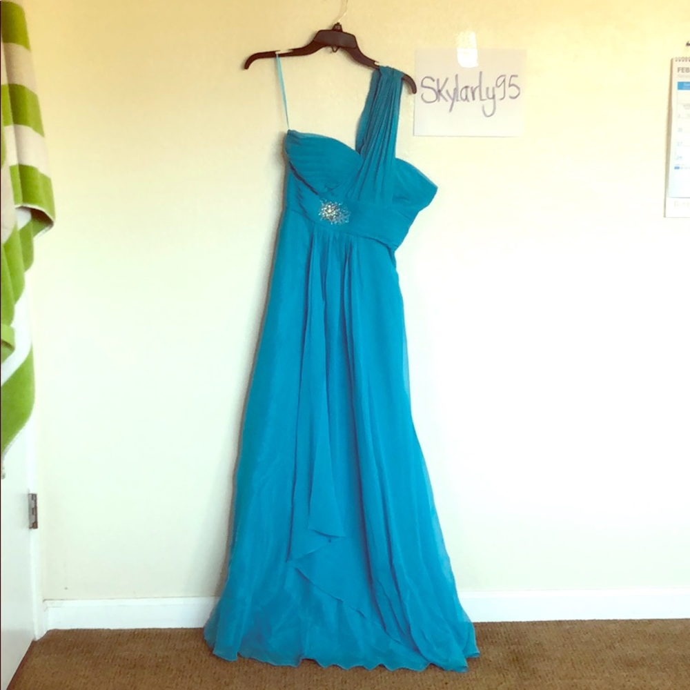 A long Wedding dress/ off shoulders